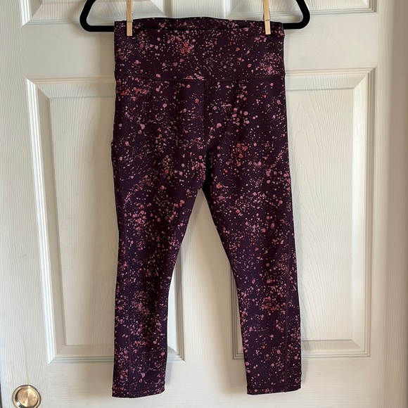 Athleta Pants - Athleta Ultimate Stash Pocket Splat Capri / SZ S